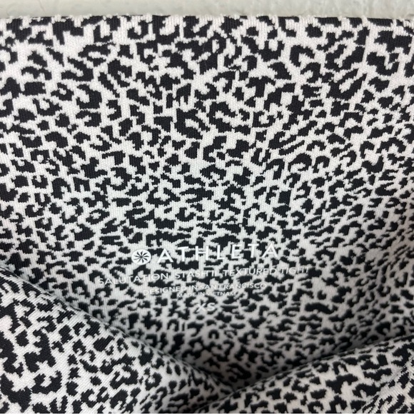 Athleta Salutation Stash Pocket II 7/8 Textured Tight - Picture 3 of 10